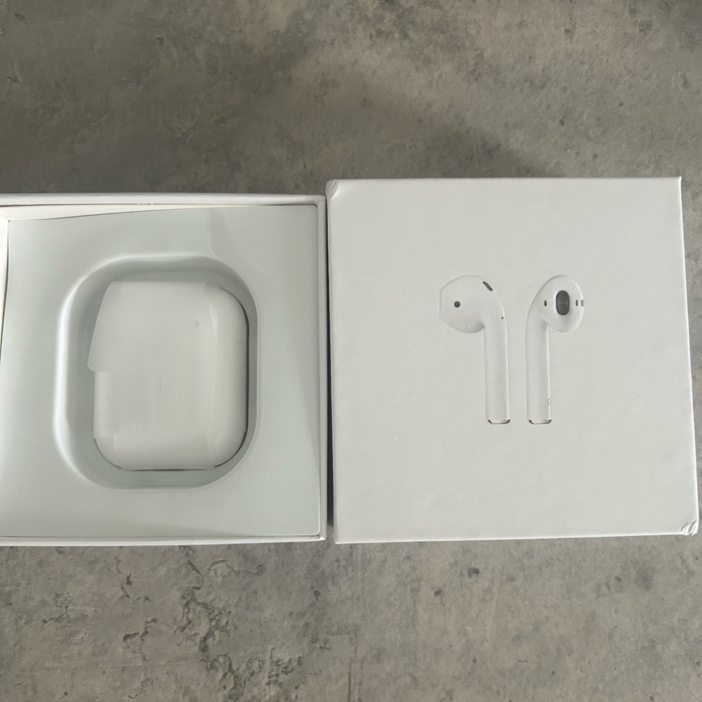 AirPods